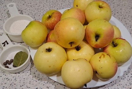 Фото шага рецепта Яблоки моченые 190640 шаг 1  