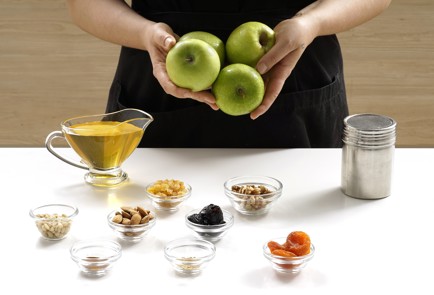 Фото шага рецепта Яблоки в духовке 152826 шаг 1  