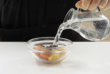 Фото шага рецепта Яблоки в духовке 152826 шаг 2  