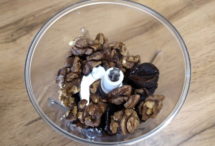 Фото шага рецепта Яблоки запеченные с черносливом и грецкими орехами 189077 шаг 2