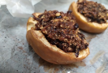 Фото шага рецепта Яблоки запеченные с черносливом и грецкими орехами 189077 шаг 8