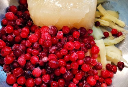 Фото шага рецепта Ягодный морс с имбирем и вишней 152566 шаг 4  