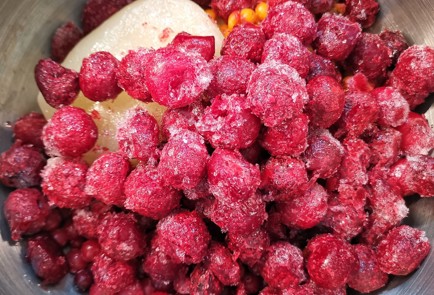 Фото шага рецепта Ягодный морс с имбирем и вишней 152566 шаг 6  