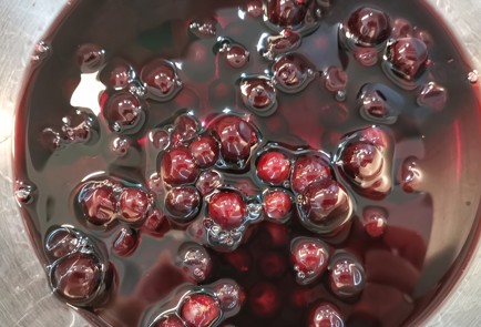 Фото шага рецепта Ягодный глинтвейн 174927 шаг 2  