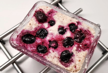 Фото шага рецепта Ягодный кетокекс в микроволновке 174882 шаг 10