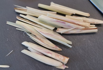 Фото шага рецепта Ягодный морс с физалисом 187323 шаг 4  