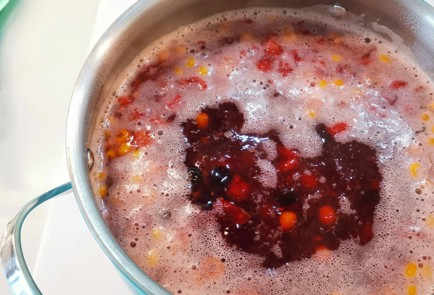 Фото шага рецепта Ягодный морс 175184 шаг 5  