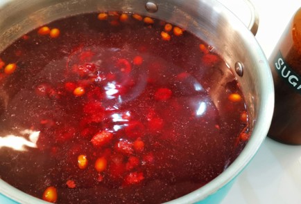 Фото шага рецепта Ягодный морс 175184 шаг 7  