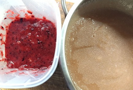 Фото шага рецепта Ягодный мусс 191051 шаг 9  