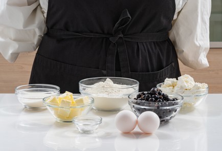 Фото шага рецепта Ягодный пирог в мультиварке 174204 шаг 1  