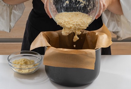 Фото шага рецепта Ягодный пирог в мультиварке 174204 шаг 7  