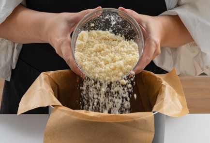 Фото шага рецепта Ягодный пирог в мультиварке 174204 шаг 9  