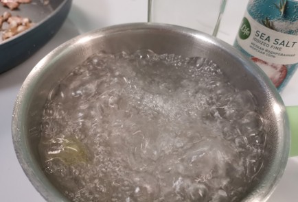 Фото шага рецепта Яичная лапша с беконом 186722 шаг 5  