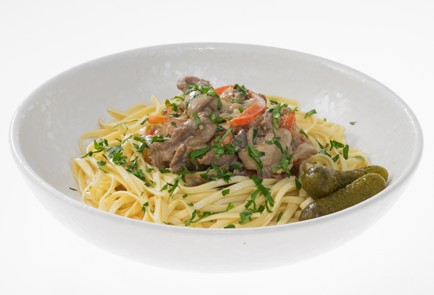 Фото шага рецепта Яичная лапша с говядиной в пиве аля Строганов 163276 шаг 15  