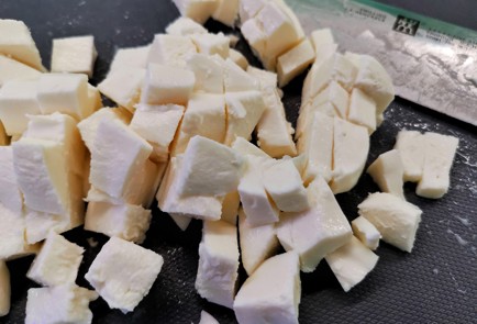 Фото шага рецепта Яичная лапша с моцареллой 140177 шаг 3