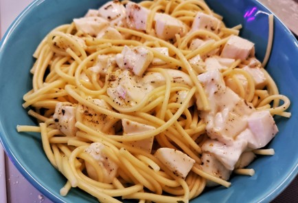 Фото шага рецепта Яичная лапша с моцареллой 140177 шаг 8