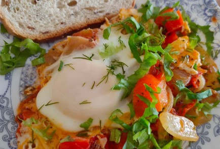 Фото шага рецепта Яичница на завтрак как шакшука 186525 шаг 15  