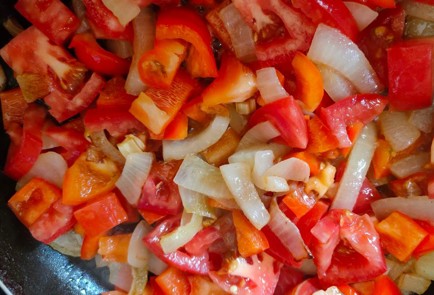 Фото шага рецепта Яичница на завтрак как шакшука 186525 шаг 8  