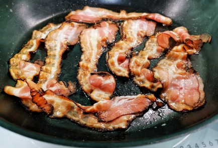 Фото шага рецепта Яичница побритански 140311 шаг 1  