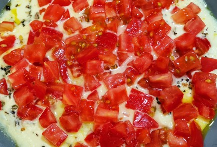 Фото шага рецепта Яичница с брынзой и грибами 173962 шаг 3  