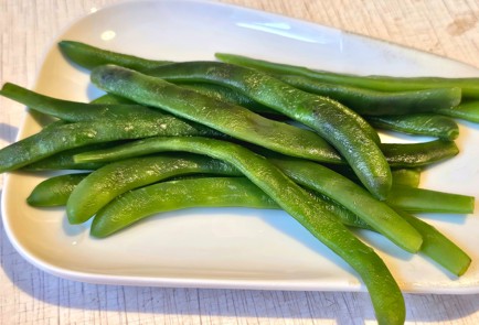 Фото шага рецепта Яичница с фасолью 191026 шаг 1  