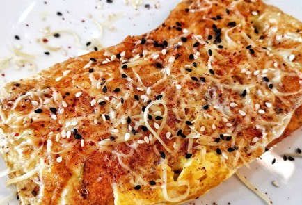 Фото шага рецепта Яичница с луком и специями 152482 шаг 7  