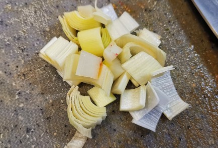 Фото шага рецепта Яичница с маринованными грибами 173714 шаг 1