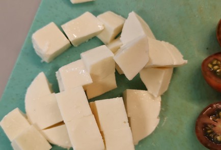 Фото шага рецепта Яичница с моцареллой и бальзамическим соусом 151279 шаг 12  