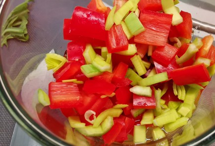 Фото шага рецепта Яичница с перцем рамиро 153114 шаг 4  