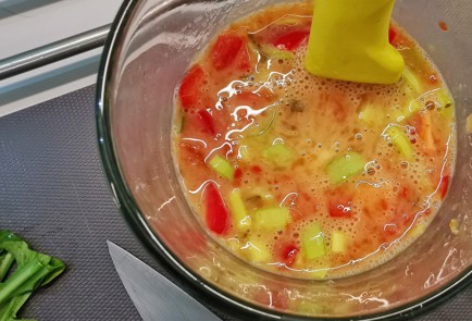 Фото шага рецепта Яичница с перцем рамиро 153114 шаг 5  