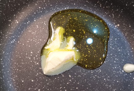 Фото шага рецепта Яичница с перцем рамиро 153114 шаг 6  