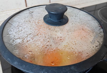 Фото шага рецепта Яичница с помидорами и стручковой фасолью 190486 шаг 10  