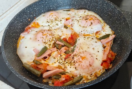 Фото шага рецепта Яичница с помидорами и стручковой фасолью 190486 шаг 11  