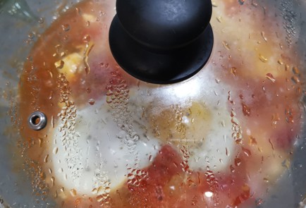 Фото шага рецепта Яичница с салом и овощами 173685 шаг 13  