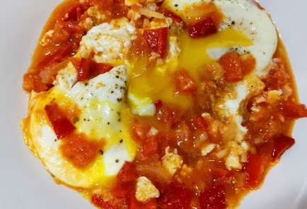 Фото шага рецепта Яичница с салом и овощами 173685 шаг 14  