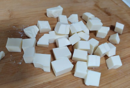 Фото шага рецепта Яичница с сыром фета 190324 шаг 7  