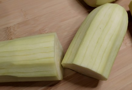 Фото шага рецепта Яичница с кабачками и помидором 189632 шаг 1  