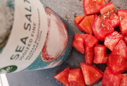 Фото шага рецепта Яичнотоматная каша 152597 шаг 2  