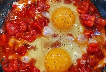 Фото шага рецепта Яичнотоматная каша 152597 шаг 6  