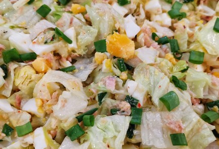 Фото шага рецепта Яичный салат с тунцом и зеленью 152322 шаг 7  