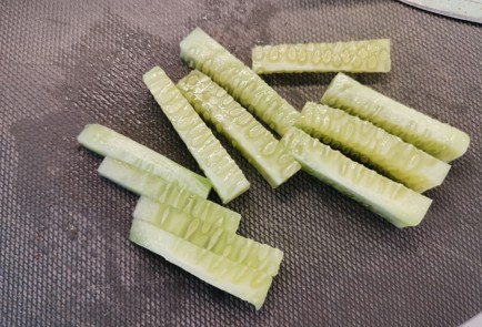 Фото шага рецепта Яичный блин с начинкой для кетодиеты 191394 шаг 10  