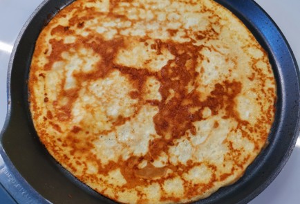 Фото шага рецепта Яичный блин с начинкой для кетодиеты 191394 шаг 8  