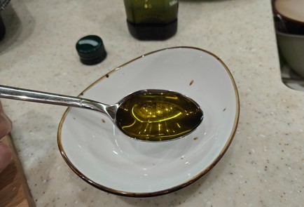 Фото шага рецепта Янтарная форель с бебикартофелем в прованских травах 176152 шаг 3  