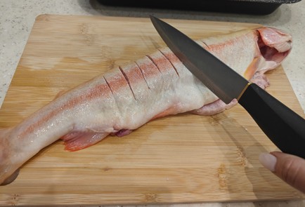 Фото шага рецепта Янтарная форель с бебикартофелем в прованских травах 176152 шаг 5  