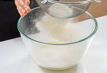 Фото шага рецепта Японские панкейки 187029 шаг 5  