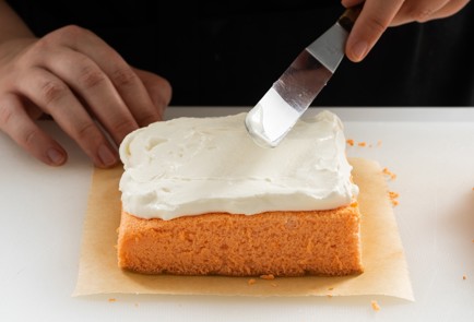 Фото шага рецепта Японский клубничный торт 151017 шаг 12  