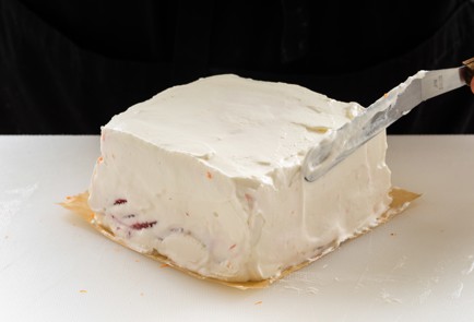 Фото шага рецепта Японский клубничный торт 151017 шаг 15  