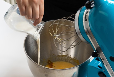 Фото шага рецепта Японский клубничный торт 151017 шаг 3  