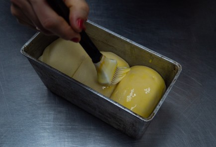 Фото шага рецепта Японский молочный хлеб 140099 шаг 6  