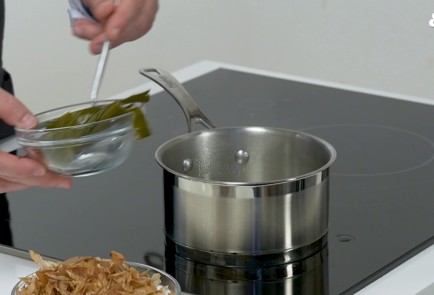 Фото шага рецепта Японский паровой омлет чаванмуши 151172 шаг 2  